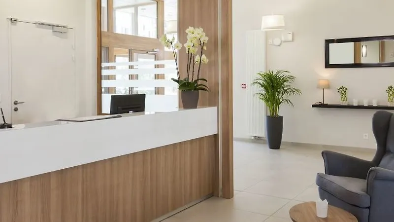 Neho Suites Porte De Geneve - Gare Annemasse 3*,