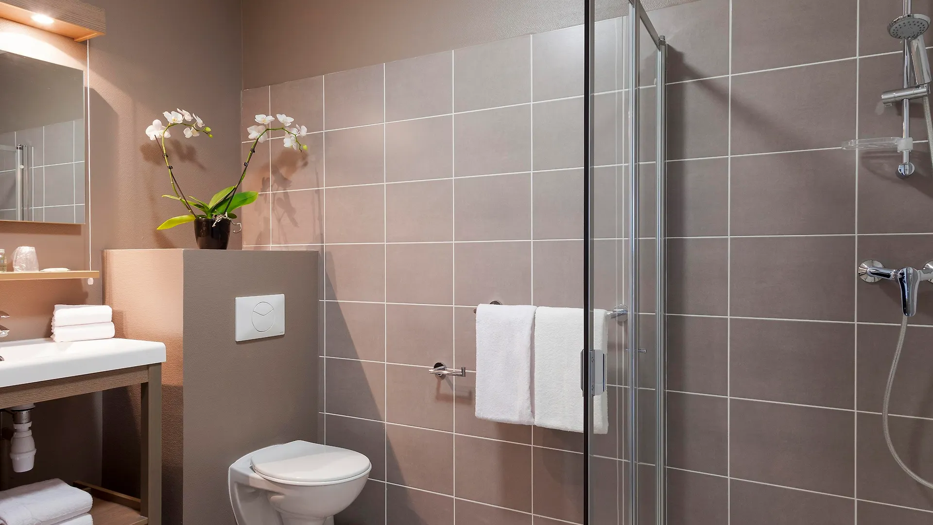 Neho Suites Porte De Geneve - Gare Annemasse Hotel