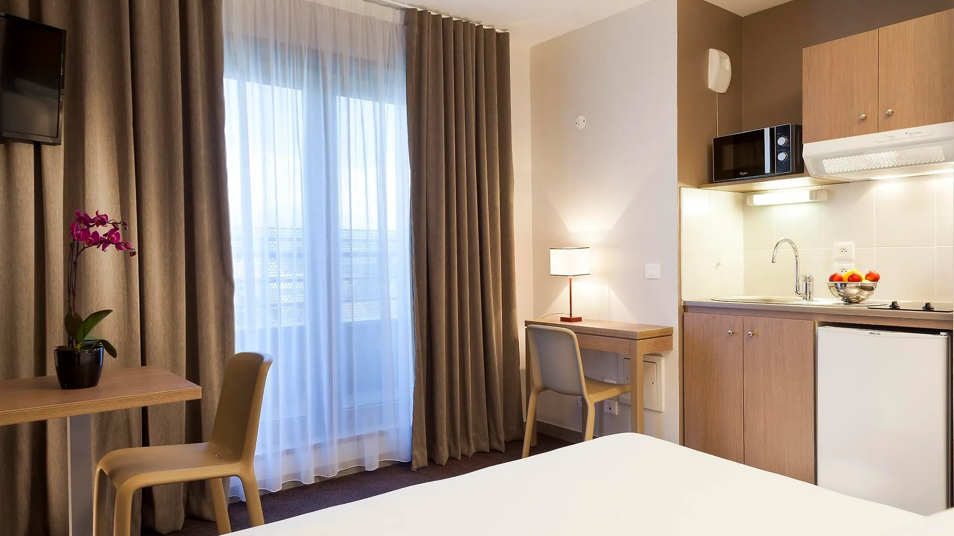 *** Hotel Neho Suites Porte De Geneve - Gare Annemasse France