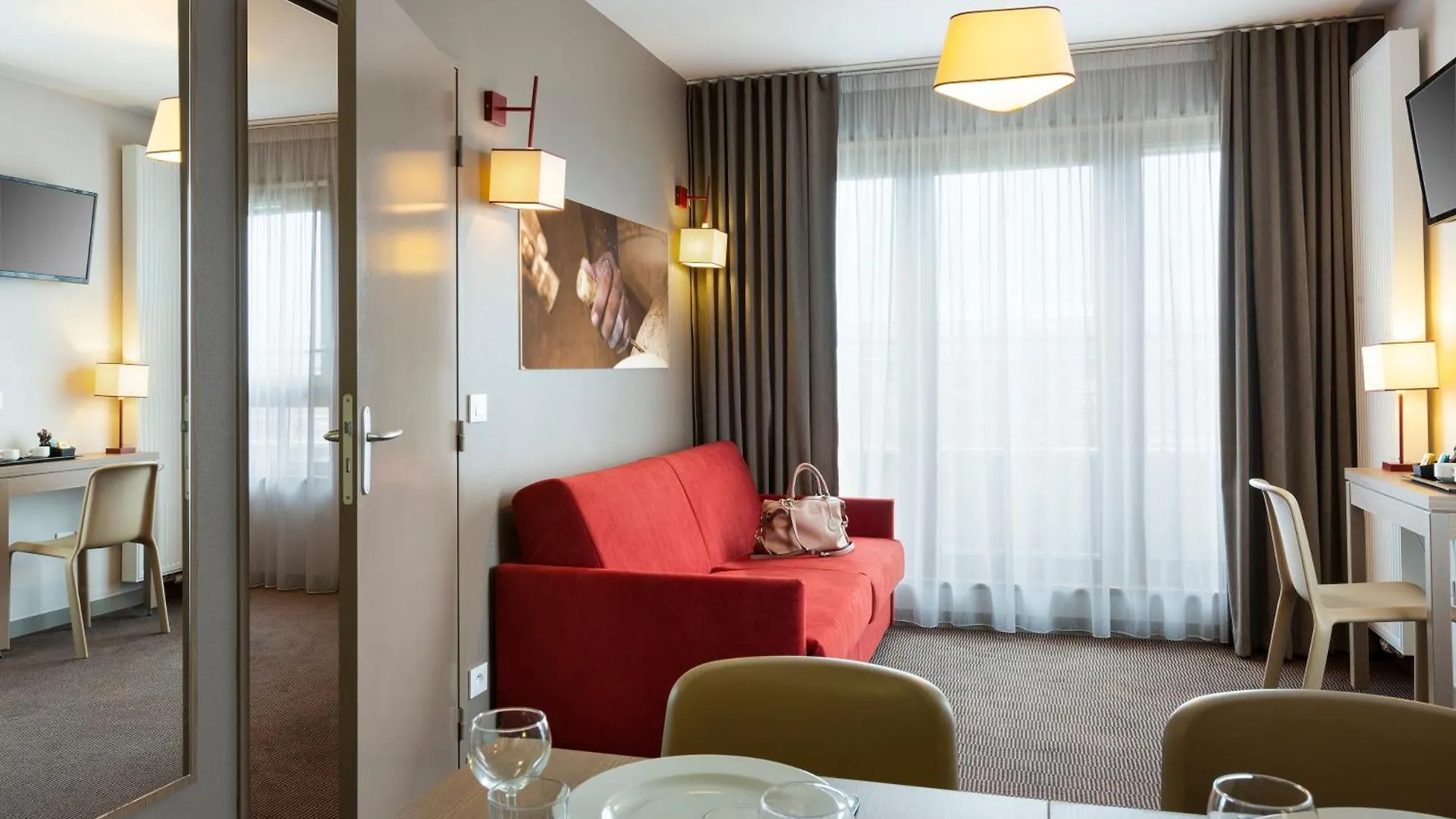 Hotel Neho Suites Porte De Geneve - Gare Annemasse