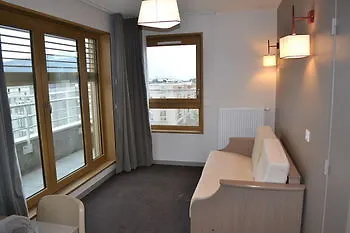 Neho Suites Porte De Geneve - Gare Annemasse Hotel